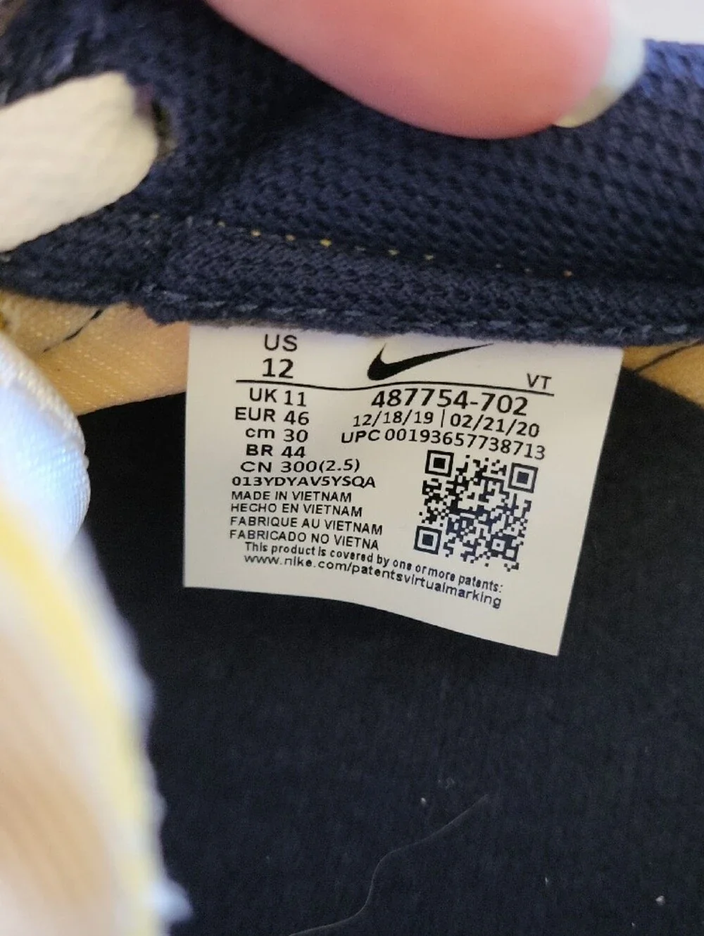 Nike classic lace